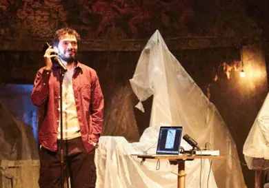 La Mano Peluda llega al teatro