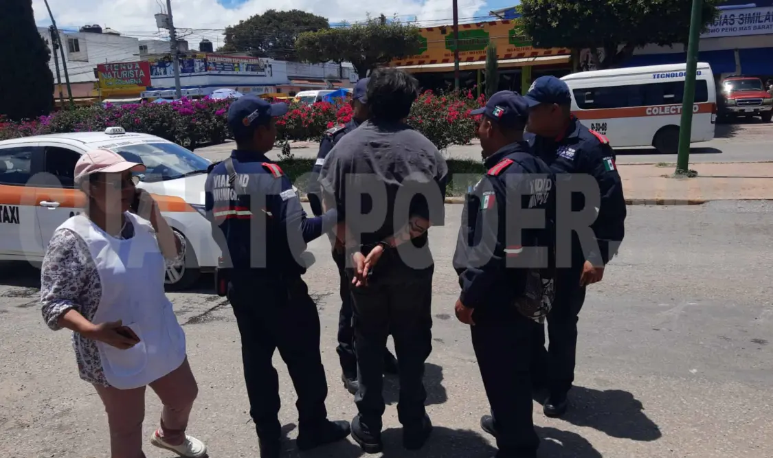 Agrede a policía de Tránsito que lo infraccionó