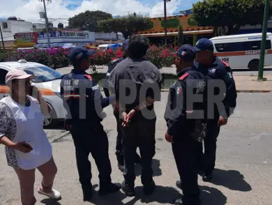 Agrede a policía de Tránsito que lo infraccionó