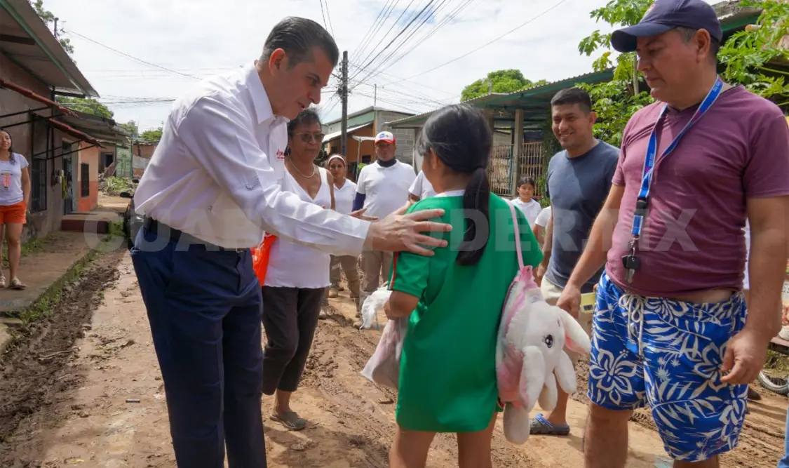 El edil expuso que la coordinación oportuna garantiza la atención a las familias. Cortesía
