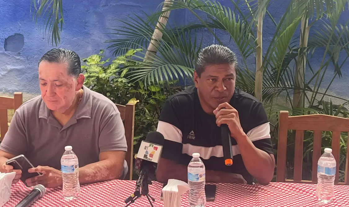 Marcos Jiménez y Diamantina presentaron oficialmente la Función Patria en el Deportivo Roma, acompañados de luchadores reconocidos. Alan Pola/CP