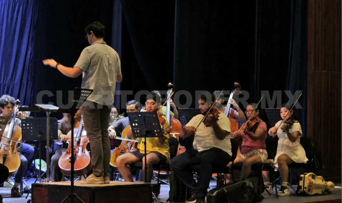 Más de cincuenta músicos conforman la Orquesta Sinfónica de Chiapas. Cortesía