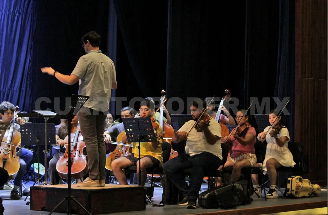 Más de cincuenta músicos conforman la Orquesta Sinfónica de Chiapas. Cortesía 