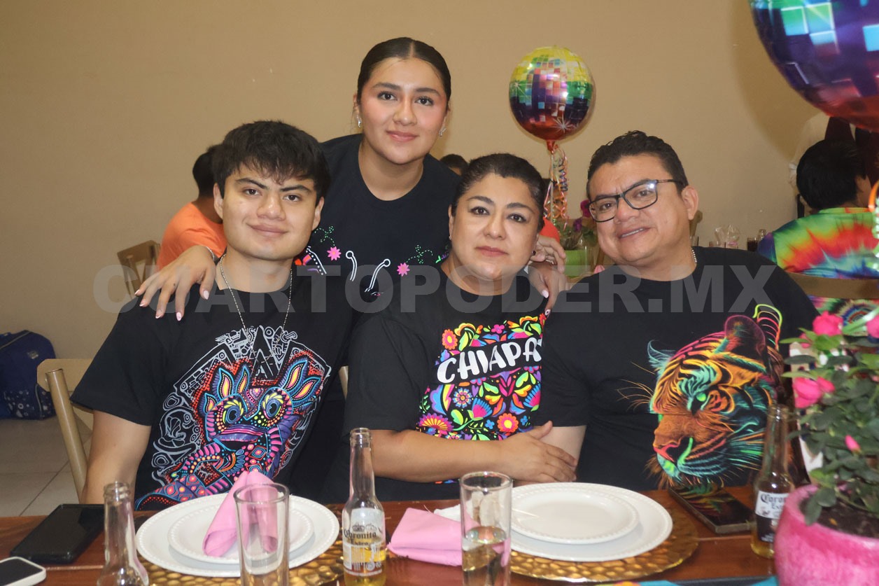 Una fiesta sorpresa para Roxana Jacqueline