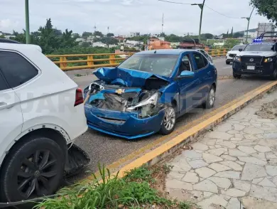 Colisión vehicular por no medir la distancia