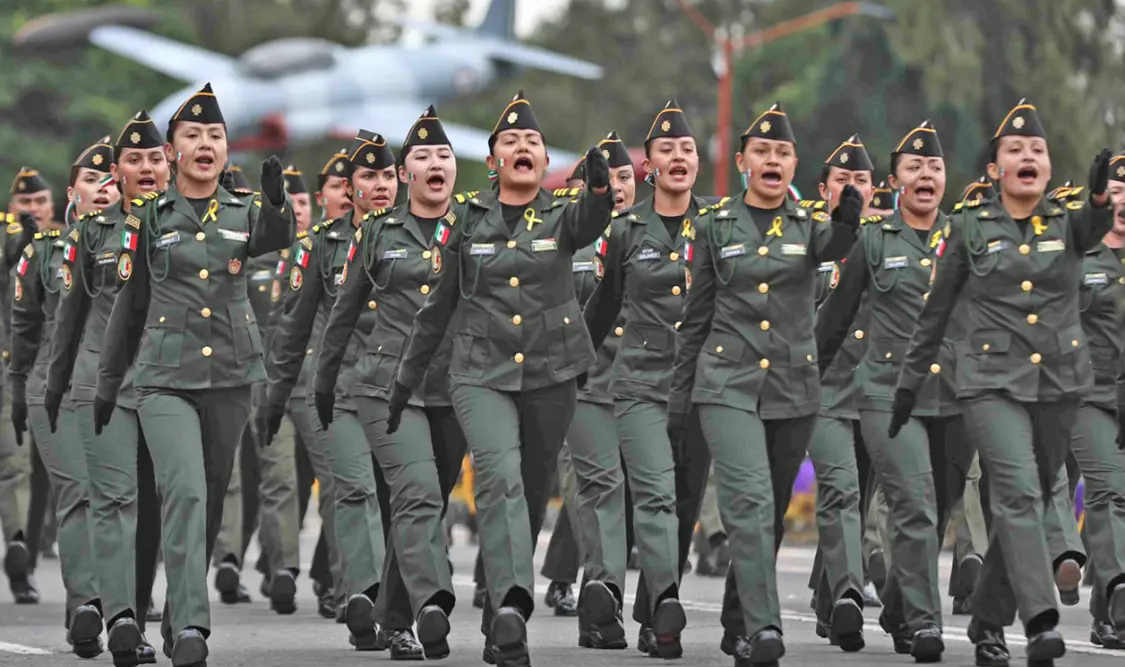 Mujeres en los diferentes ámbitos demostraron su emoción por participar en el desfile cívico-militar del próximo 16 de septiembre. El Universal