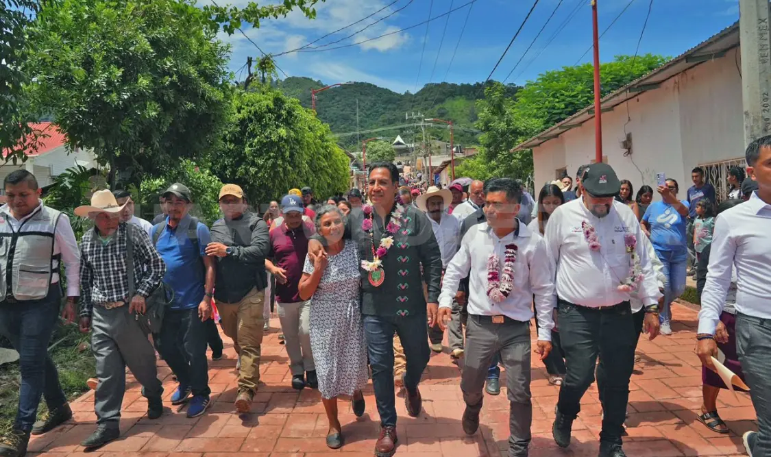 Supervisó las obras del EMSaD No. 168 “Honduras”, la Presidencia Municipal y el Centro de Salud. CP