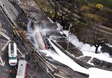 Sube a 10 cifra de fallecidos por explosión de pipa