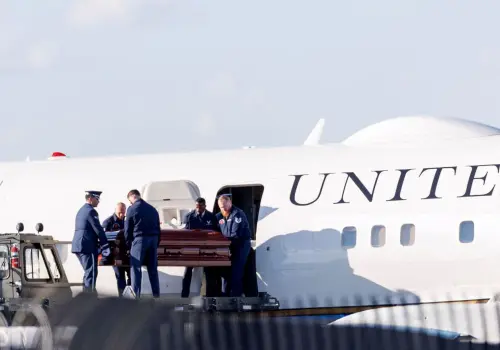Llega el cuerpo de Charlie Kirk a Arizona