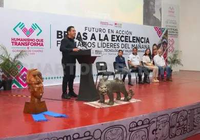 Entrega ERA becas para incentivar la vocación humanista