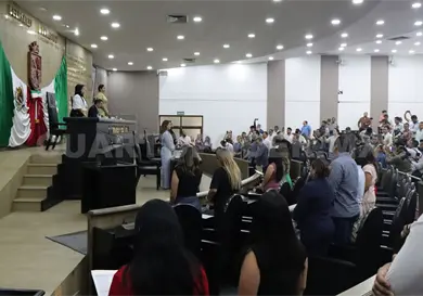 ¿Qué hace un diputado durante el receso legislativo?