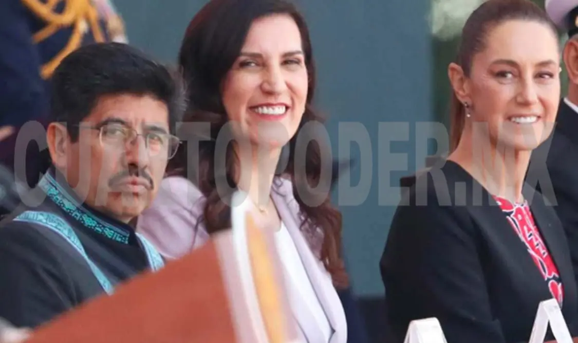 Aguilar y Kenia López en ceremonia de los Niños Héroes
