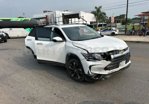 Motociclista termina fracturado en percance