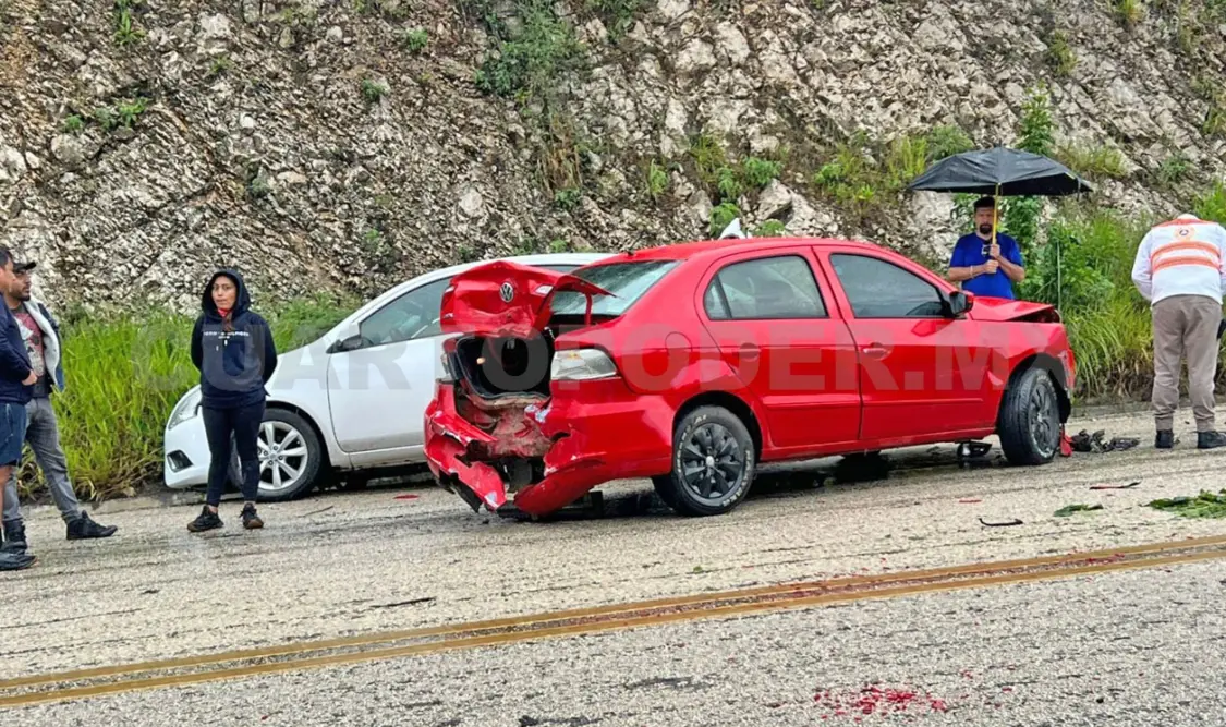 El Volkswagen Gol y el Nissan Versa fueron los vehículos con mayores daños. Juan Orel / CP