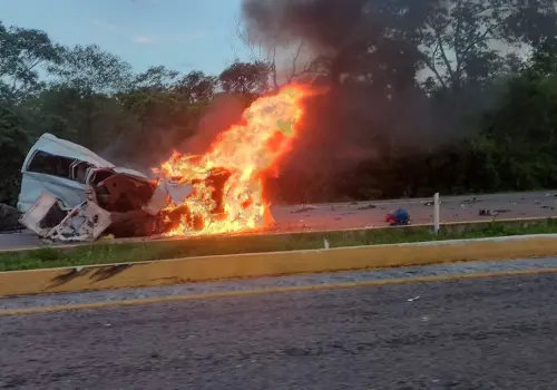Identifican 5 de 16 muertos en accidente carretero