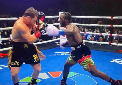 El Rey ha sido derrocado; "Canelo" pierde títulos