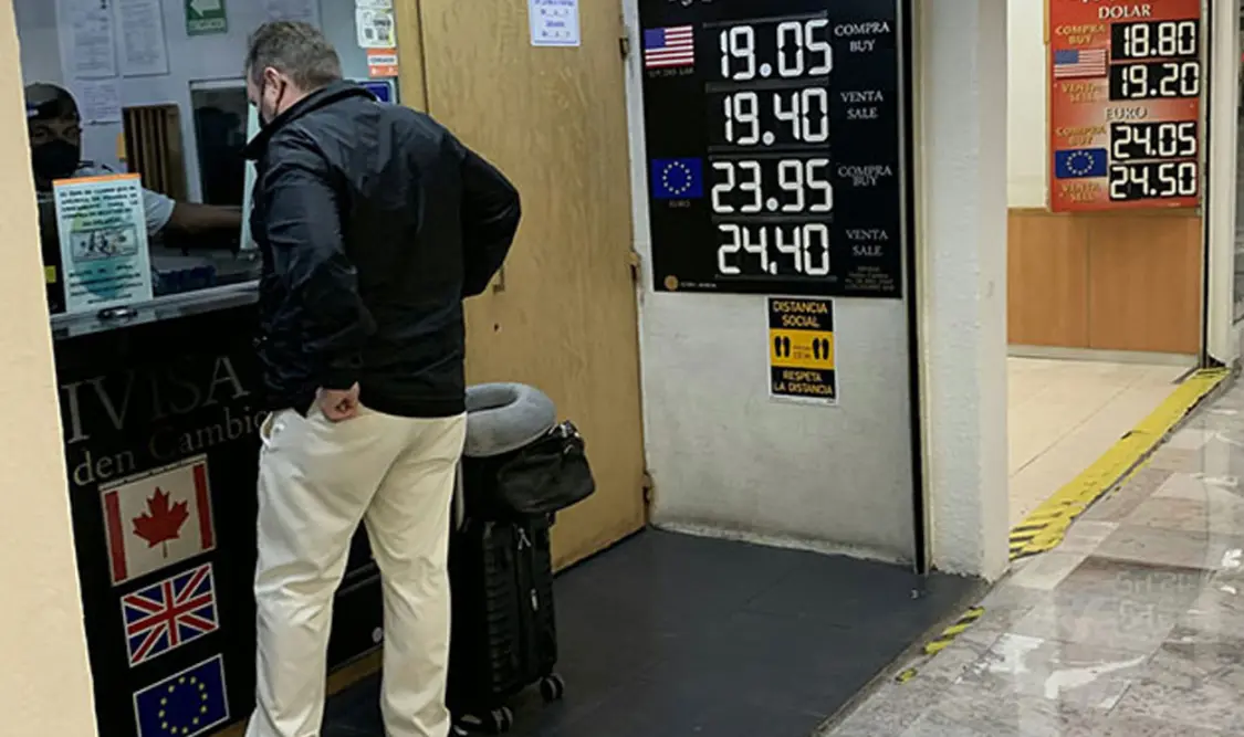La divisa nacional liga ocho sesiones de ganancias frente al billete verde. Cortesía