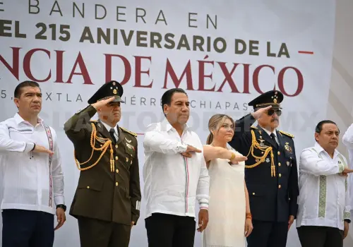 Junto al pueblo, presencia  ERA desfile Cívico-Militar