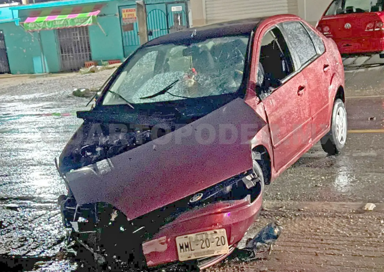 Dio el grito al accidentarse durante la madrugada