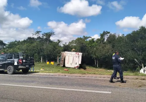 Nuevo accidente en carretera deja 25 heridos