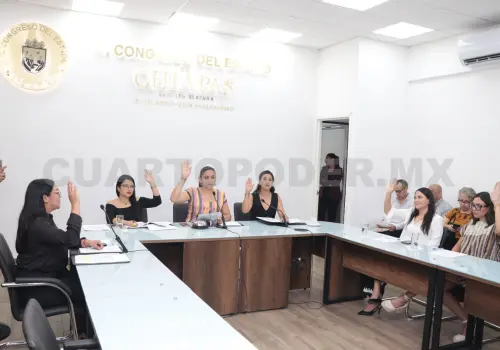 Aprueba Comisión Permanente donaciones y dictámenes