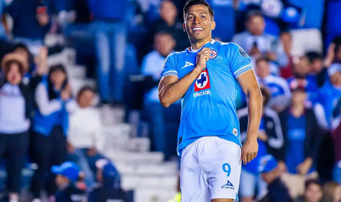 El delantero celeste ya entrenó a la par del plantel y solo resta la aprobación final del cuerpo médico para que pueda entrar en la convocatoria. Agencias 