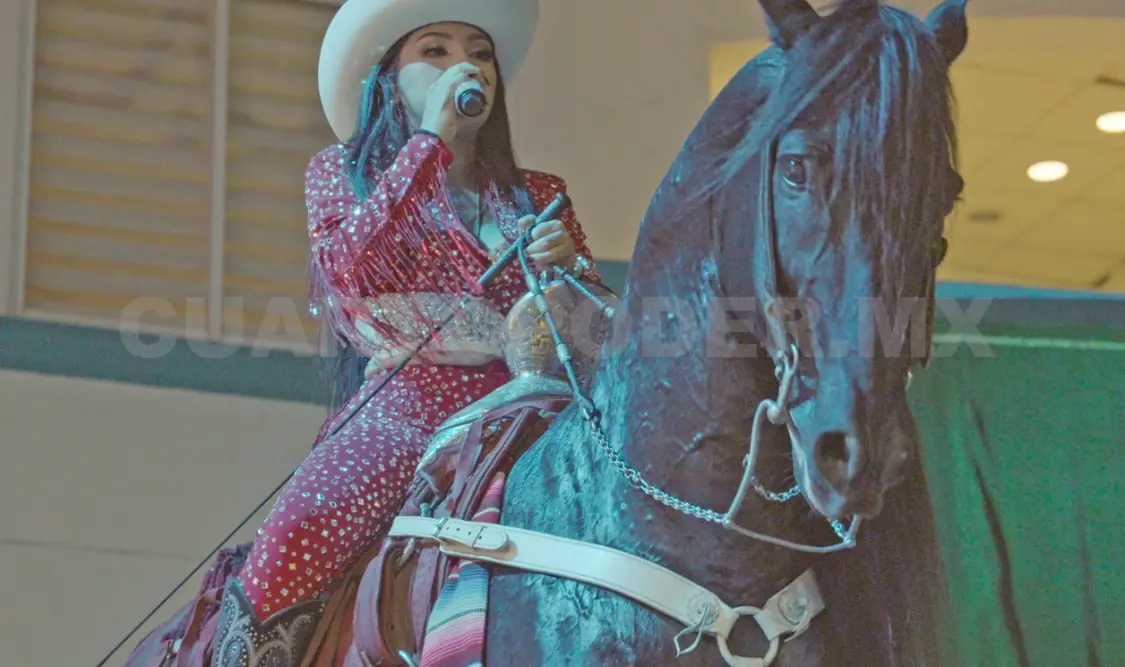 Brilla Lincy Borraz en fiestas patrias