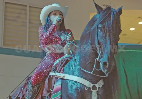 Brilla Lincy Borraz en fiestas patrias
