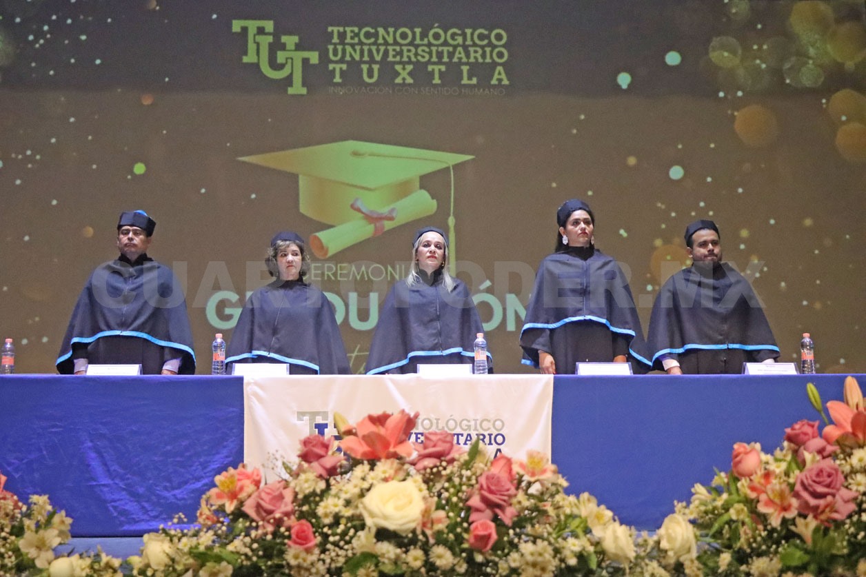 Primera generación del Tecnológico Universitario Tuxtla