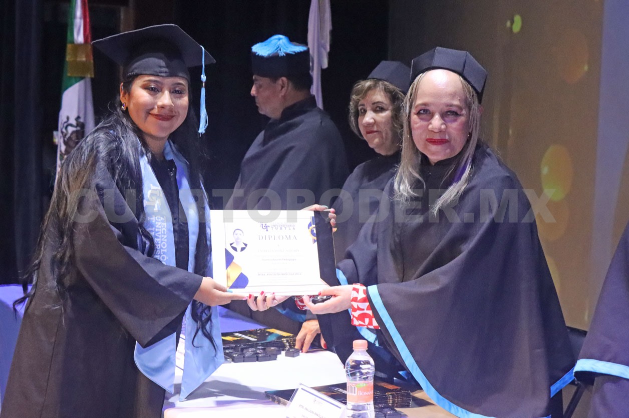 Primera generación del Tecnológico Universitario Tuxtla