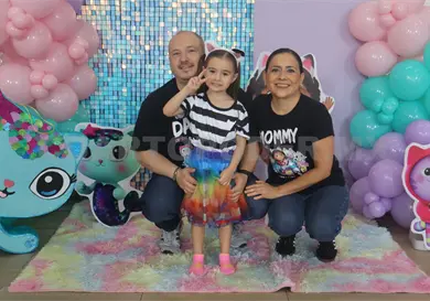 ¡Muchas felicidades, Danna!