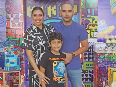 Regalos y abrazos para Enrique