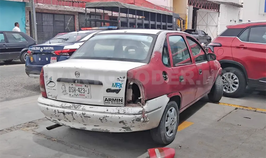 La persona que manejaba el Chevy no pudo controlarlo ante la avería en el sistema de frenos. Juan Orel / CP