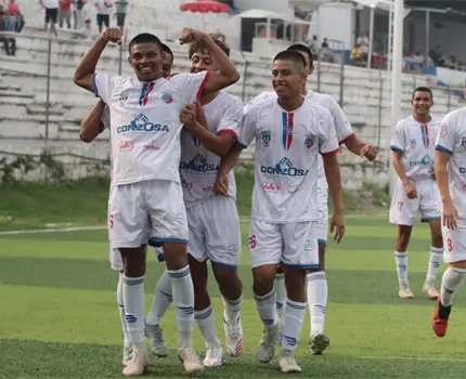 Chifut aplaca a los Huracanes con goleada