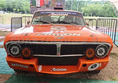 Autos clásicos invaden Tuxtla Gutiérrez