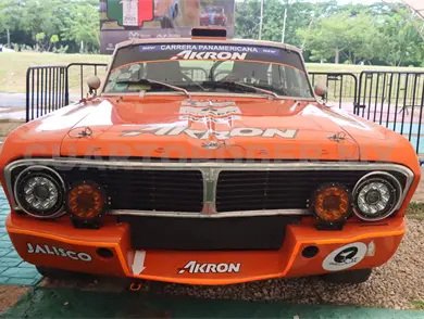 Autos clásicos invaden Tuxtla Gutiérrez