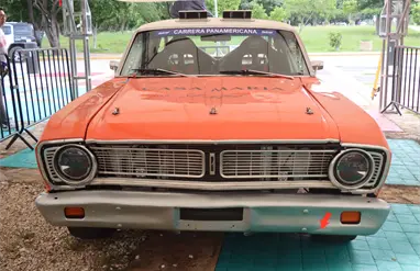 Autos clásicos invaden Tuxtla Gutiérrez