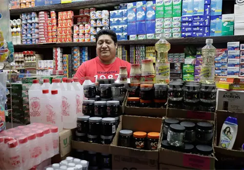 Disminuyen precios; inflación al 3.4 %