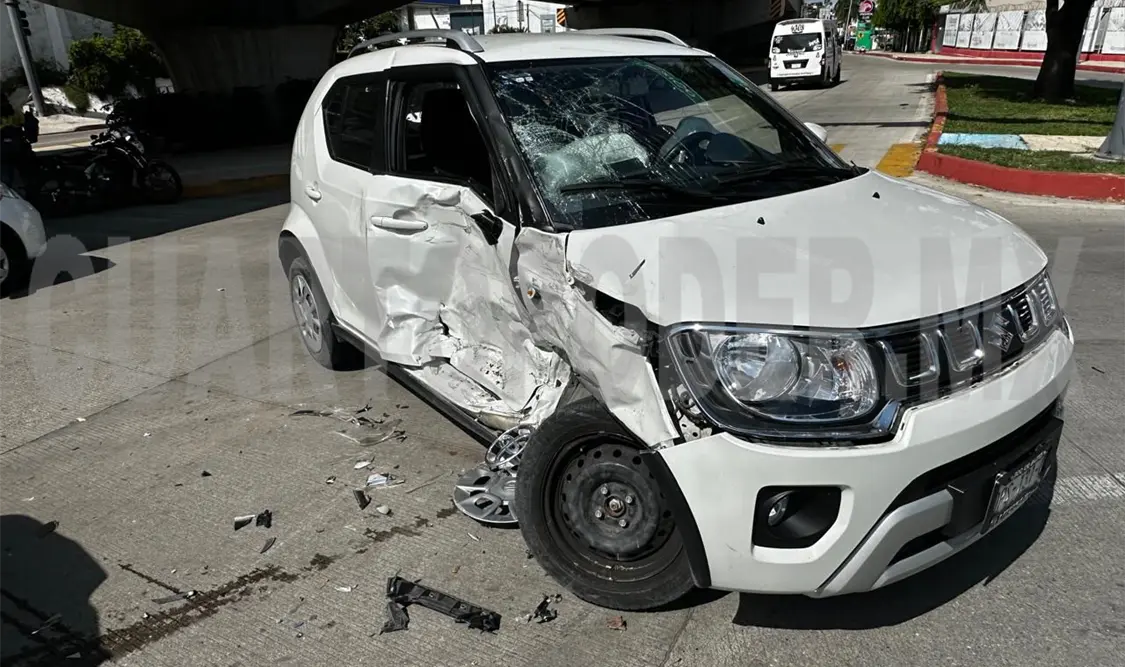 Colisionan particulares en el libramiento Sur