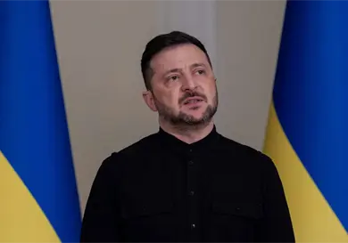 Volodímir Zelensky pide a Macron, más misiles y defensas aéreas