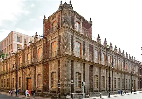 Prevén abrir acervo cultural Banamex