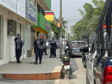 Se llevan caja fuerte con más de 300 mil pesos