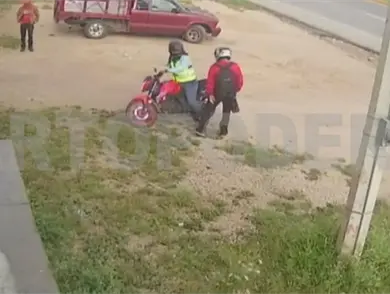 Roban motocicleta en la zona centro