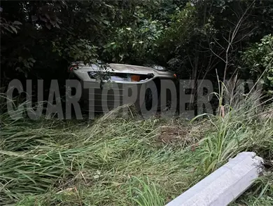 Pierde el control y se va hacia un barranco