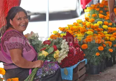 Flor de Cempasúchil inunda calles de Tuxtla