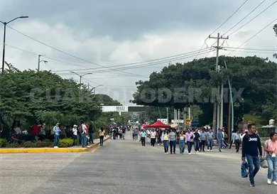 Manifestación de la CNTE bloquea accesos a la capital