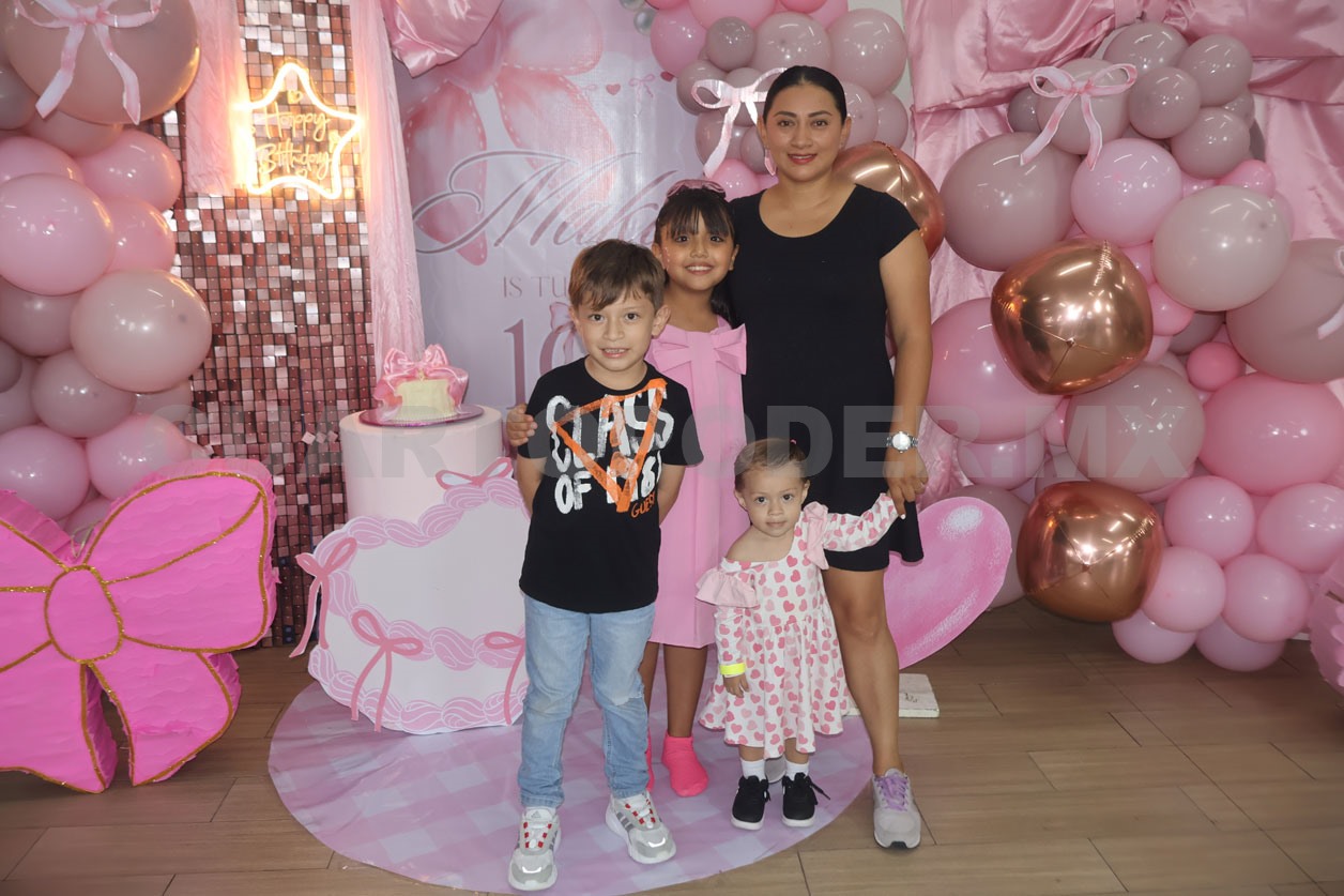 Maki celebró sus 10 años con temática coquette