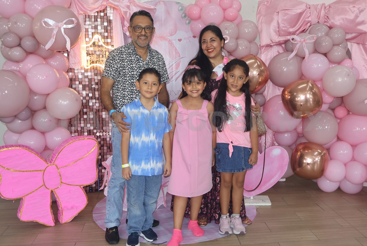 Maki celebró sus 10 años con temática coquette