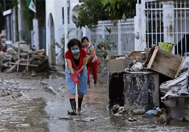 Habitantes de Álamo siguen batallando tras las precipitaciones