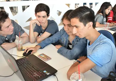 Profesionales no pueden depender de la IA